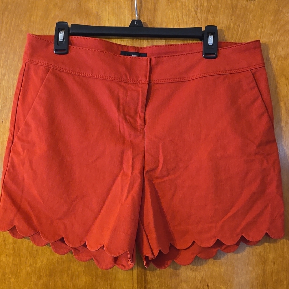 Scalloped Red Women's Shorts